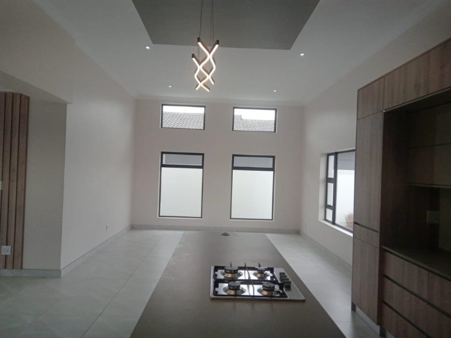 4 Bedroom Property for Sale in Wavecrest Eastern Cape